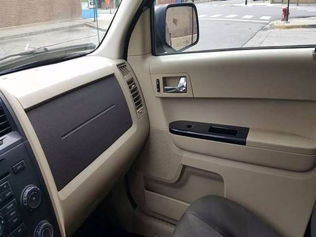 2008 Mazda Tribute i Sport 4dr SUV (2.3L I4 5M)